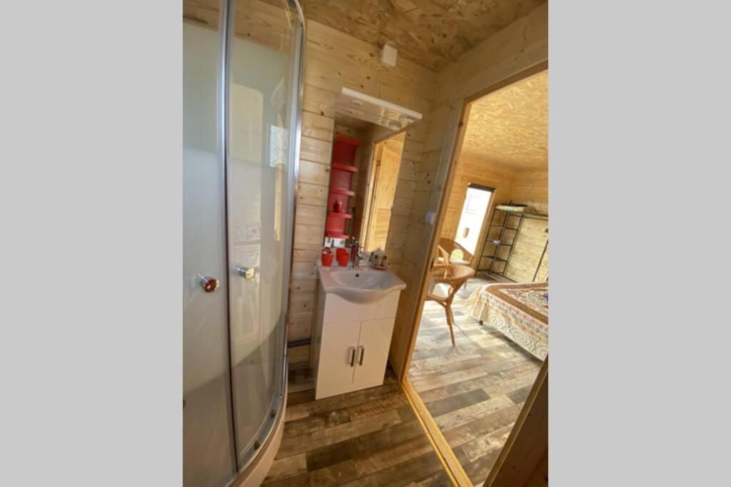 Charmant Chalet Pour 2 Personnes Spa Prive Massillargues-Attuech Luaran gambar