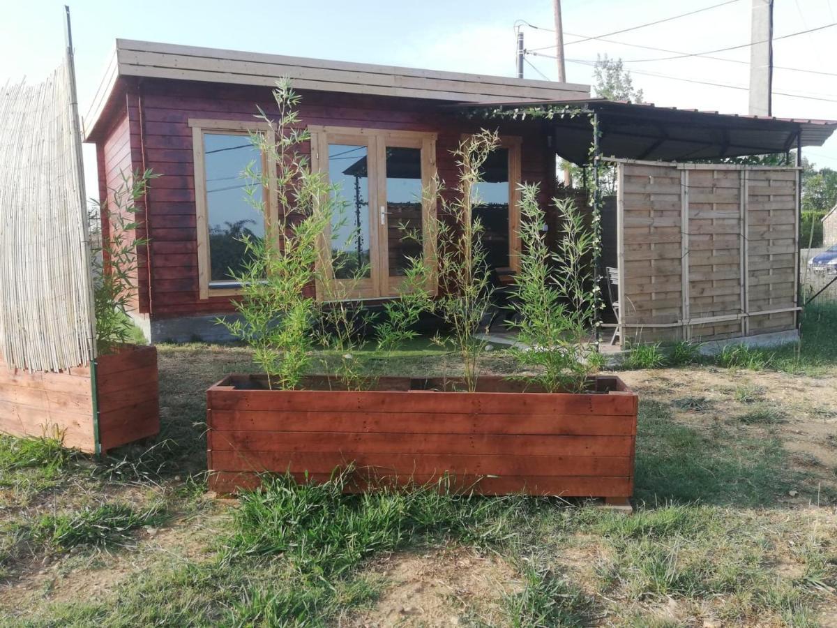 Charmant Chalet Pour 2 Personnes Spa Prive Massillargues-Attuech Luaran gambar