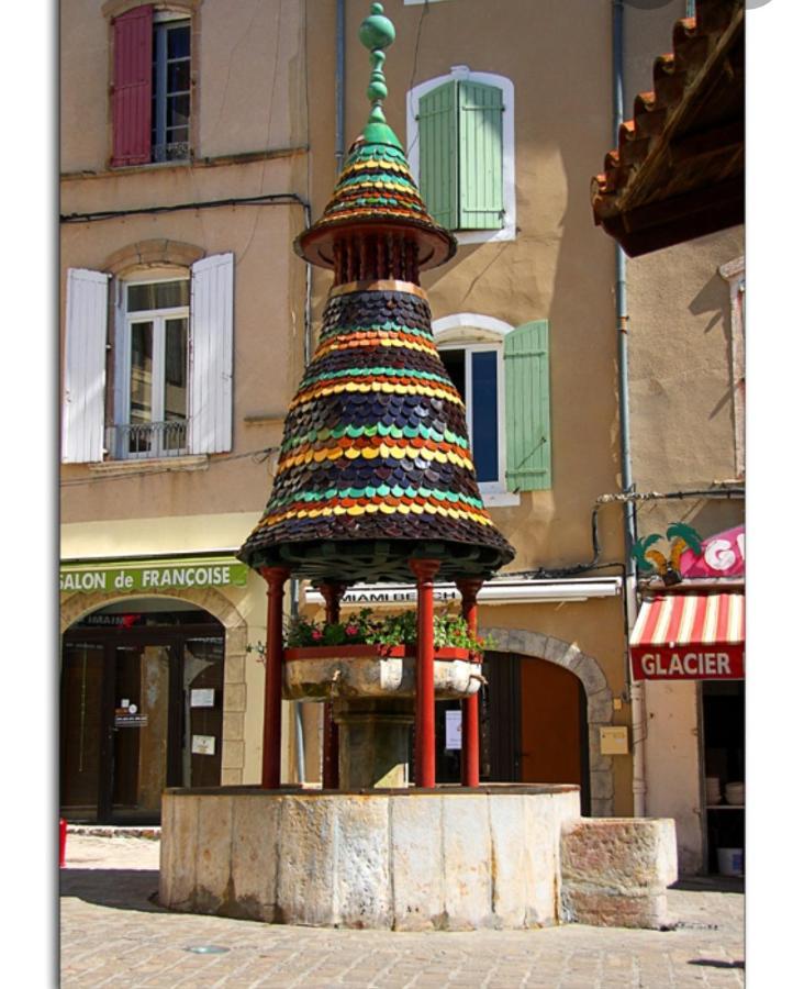 Charmant Chalet Pour 2 Personnes Spa Prive Massillargues-Attuech Luaran gambar